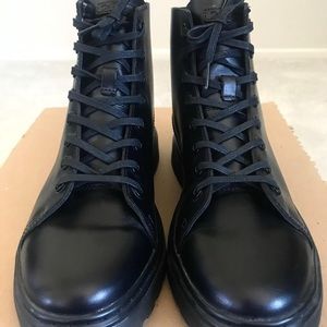 DR. MARTENS TALIB BLACK LEATHER BOOT - NEVER WORN